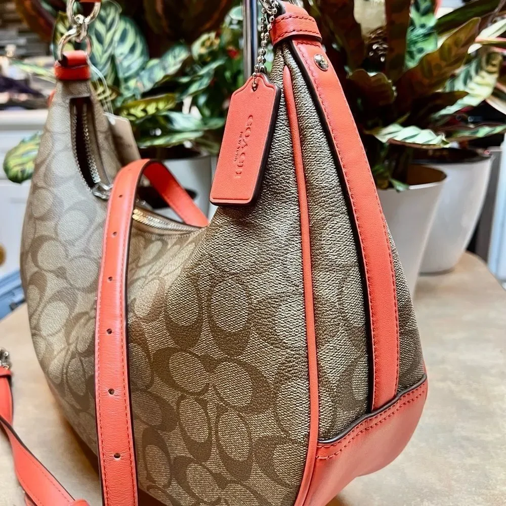 🔥🎁NWT! Coach Sig Harley EW Hobo Handbag Msrp:$375.00